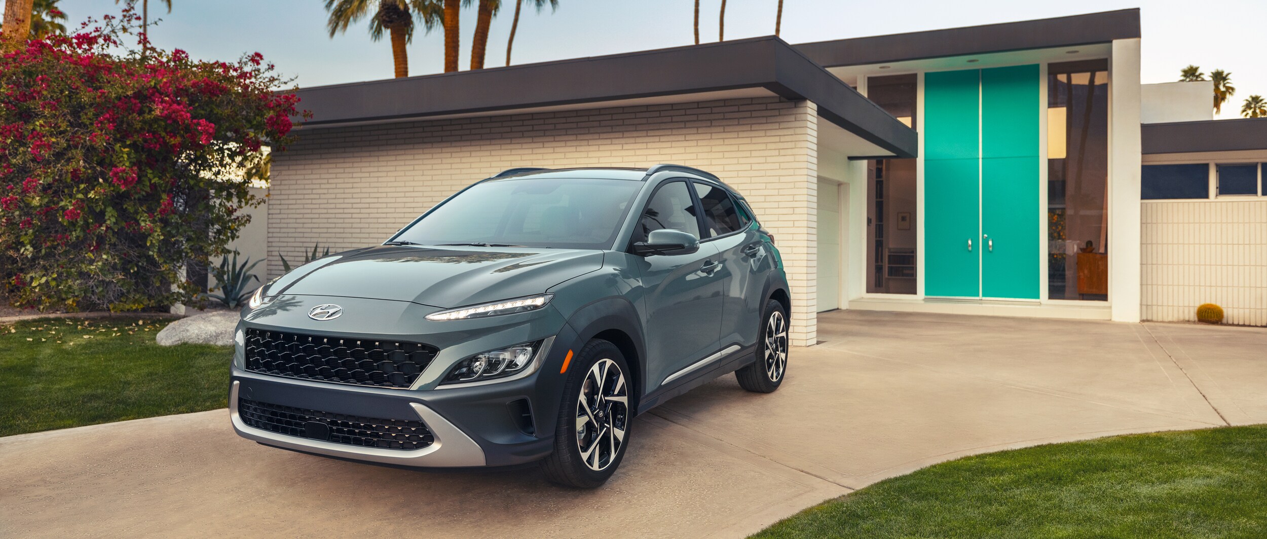 2023-Hyundai-Kona-EV-LTD-SUV-L05.jpg