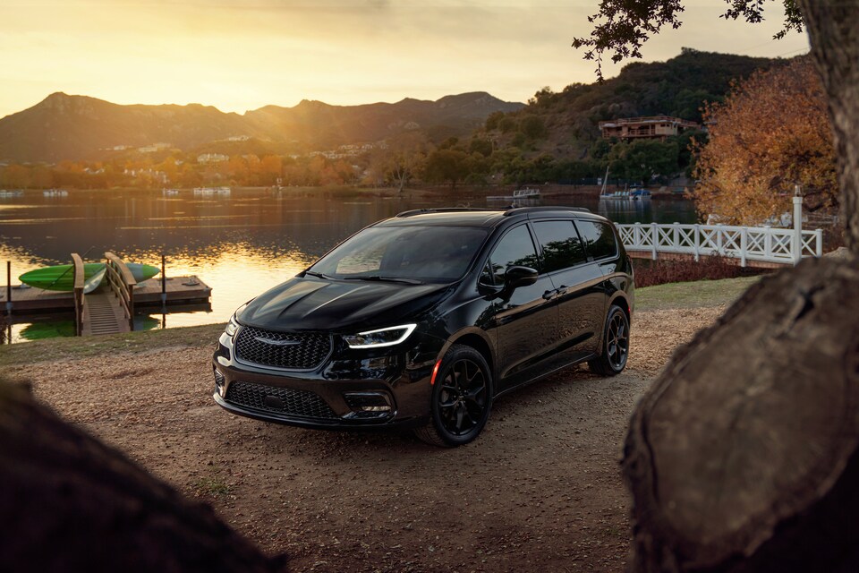 2021 Chrysler Pacifica (3).jpeg