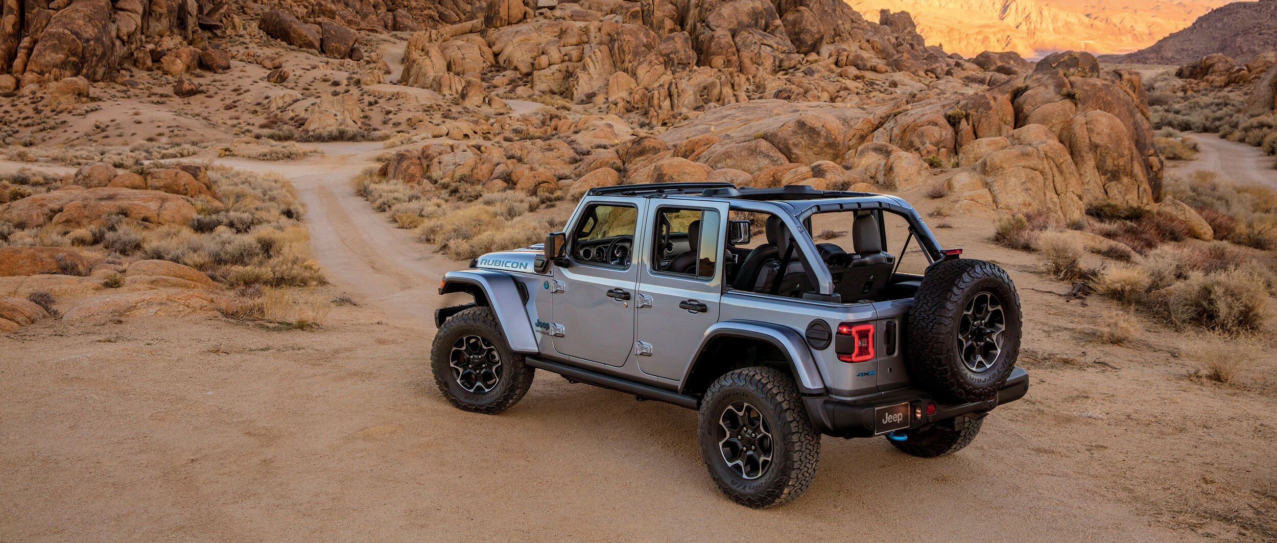 2022-Jeep-Wrangler-4XE-Rubicon-4x4-SUV-L02.jpeg