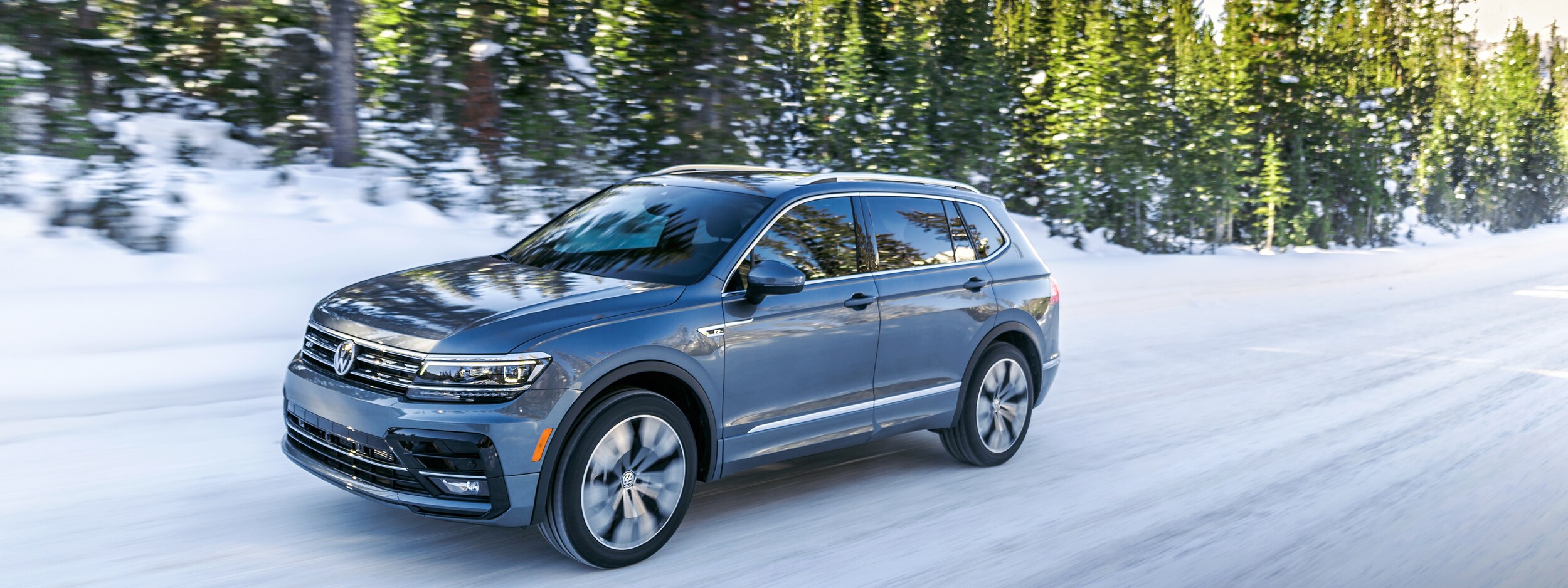 2020-Volkswagen-Tiguan-SELPremium-RLine-SUV-L03.jpeg