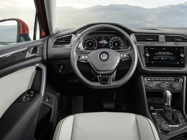 2019 Volkswagen Tiguan - Interior (1).jpg