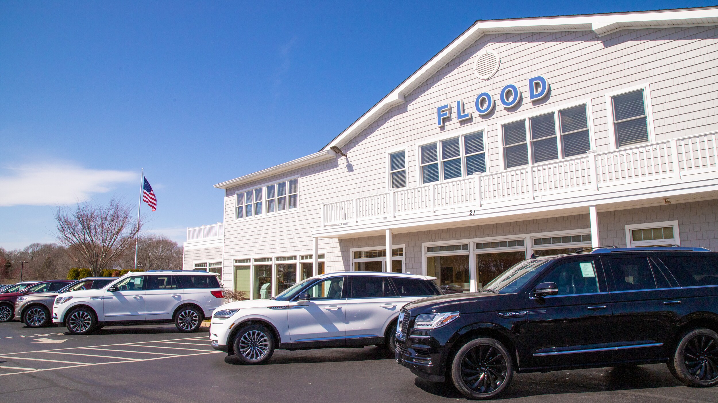 Narr-StoreFront-Lincoln_sm.jpg
