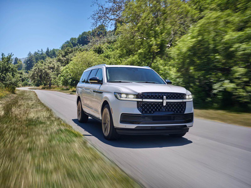 Driving a Lincoln Navigator in Rhode Island