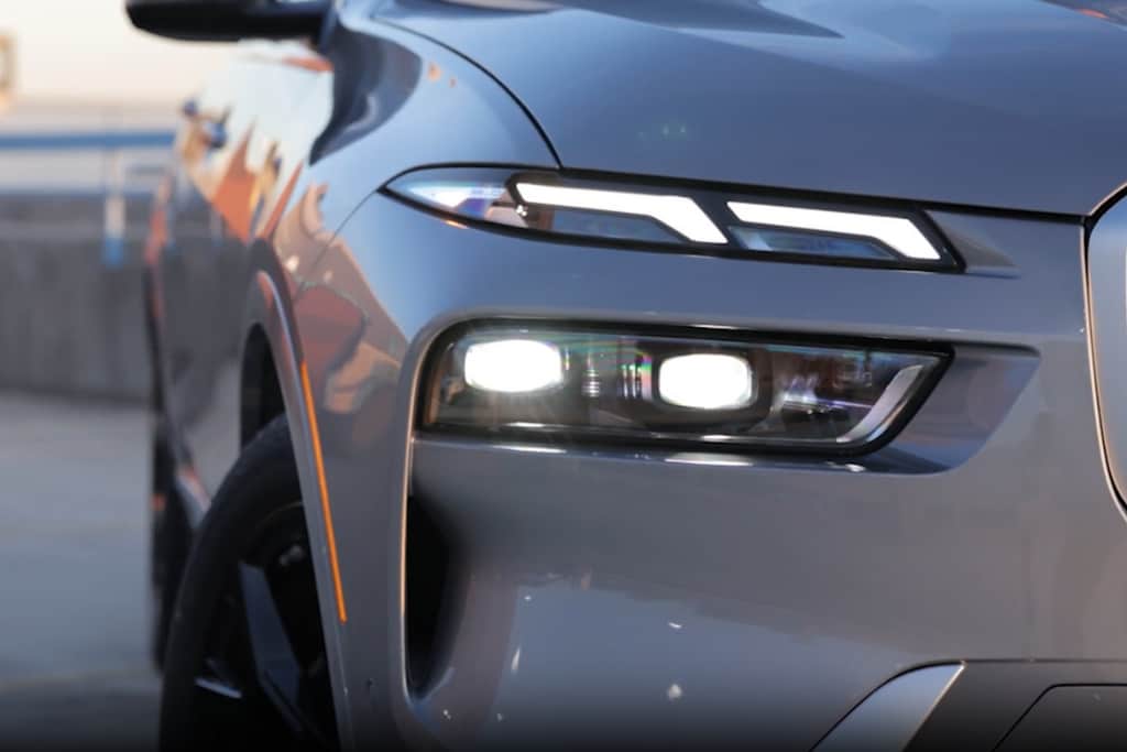 BMW-X7-Features.png
