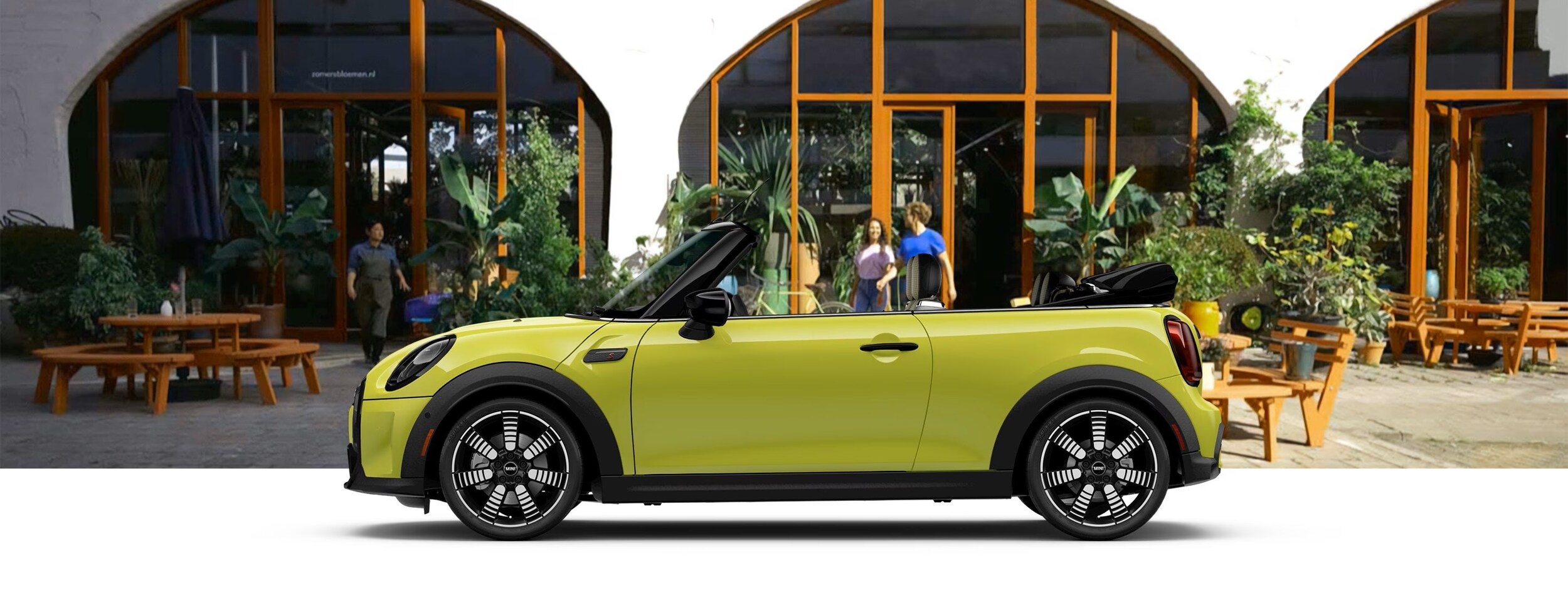 MINI_Convertible_Hero_Desktop.jpg.miniusaimg.cover (1).png