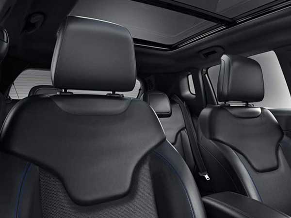 2025 Jeep Cherokee interior