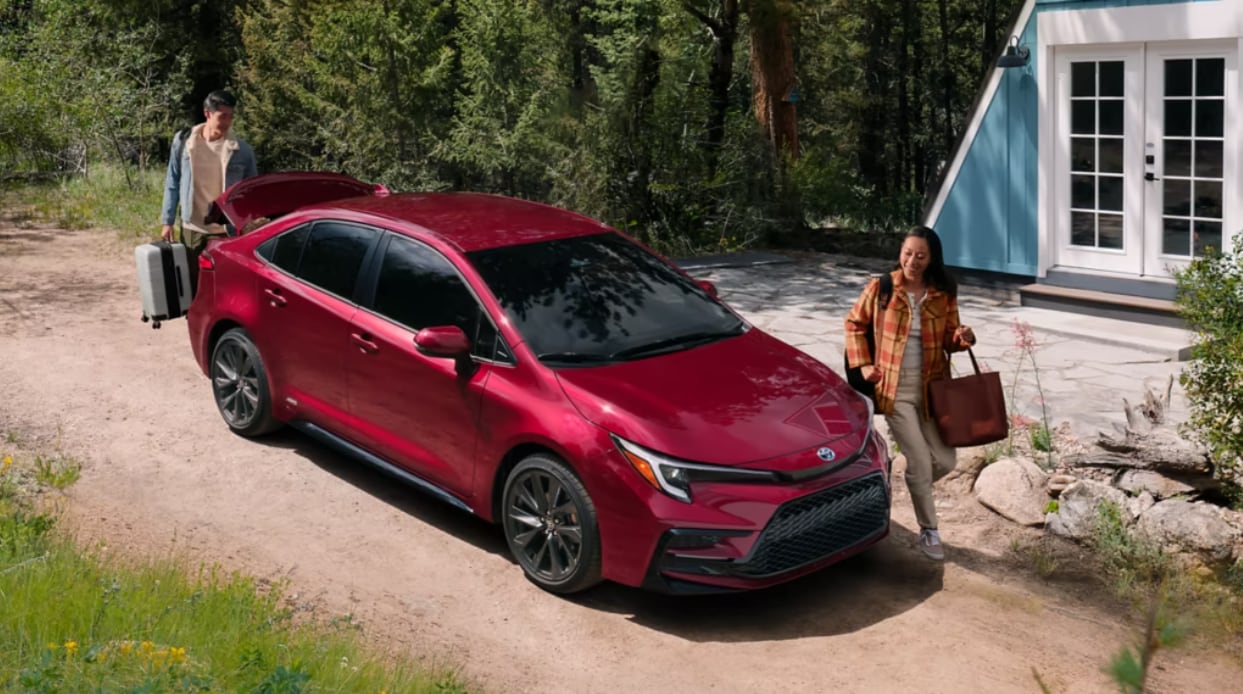 New-Toyota-Sedan-with-couple.png Man