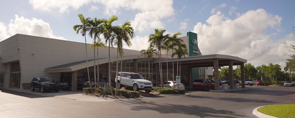 Land Rover Fort Lauderdale Exterior view of Land Rover Fort Lauderdale showroom