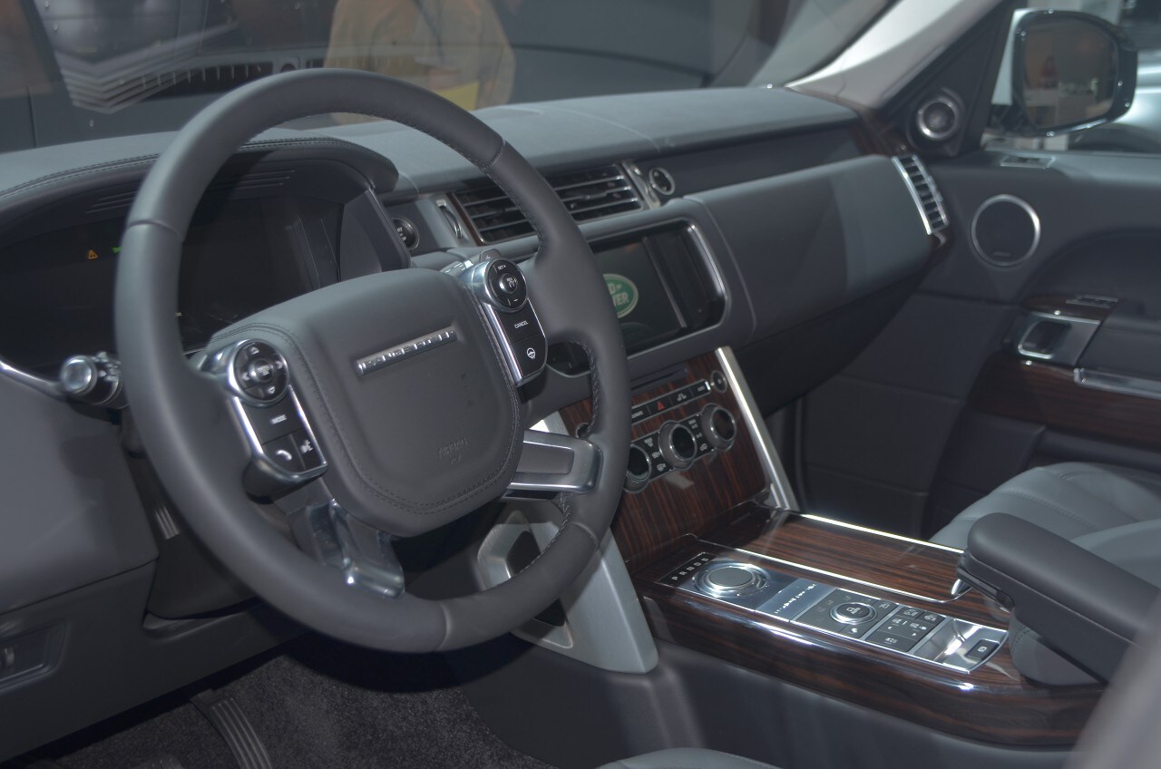 detroit-2015-autonation-Land-rover-range-rover-td6-interior (6).jpg
