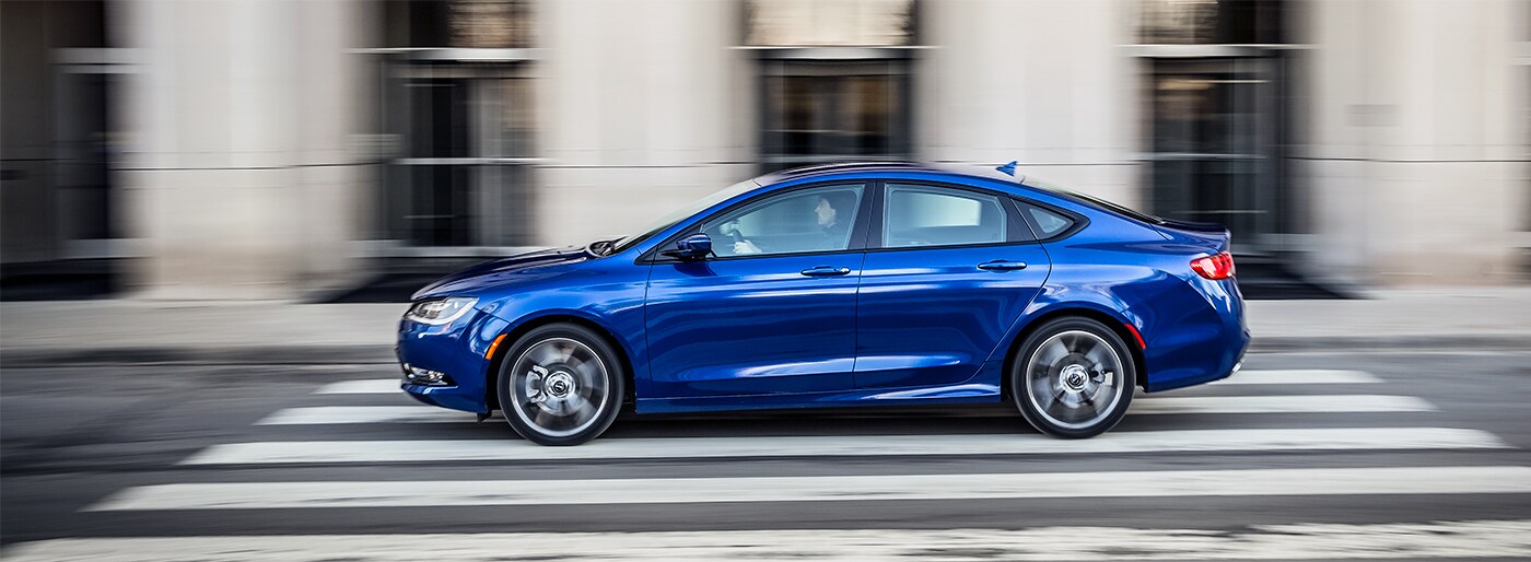 2014-200-Sedan_05.jpg