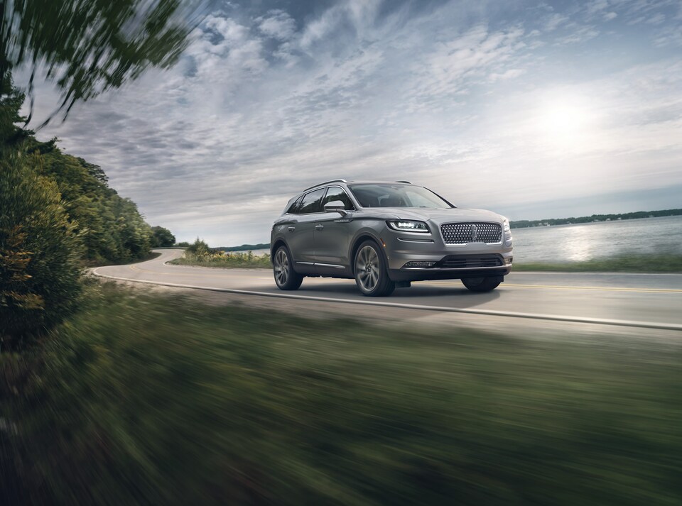 2021-Lincoln-Nautilus-Reserve-SUV-L01.png