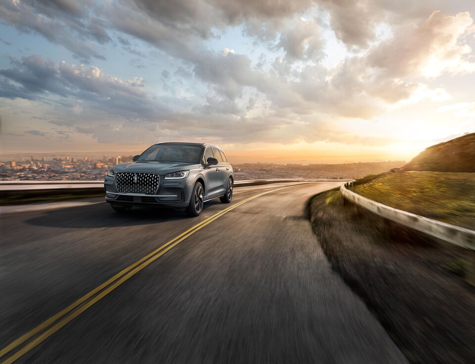2023-Lincoln-Corsair-GrandTouring-SUV-L01.png