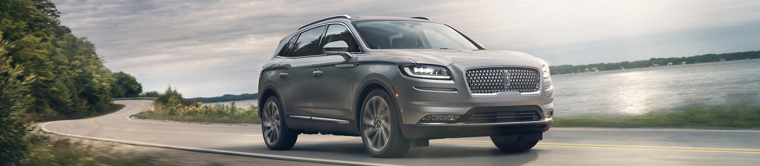 2023-Lincoln-Nautilus-Reserve-SUV-L02.png