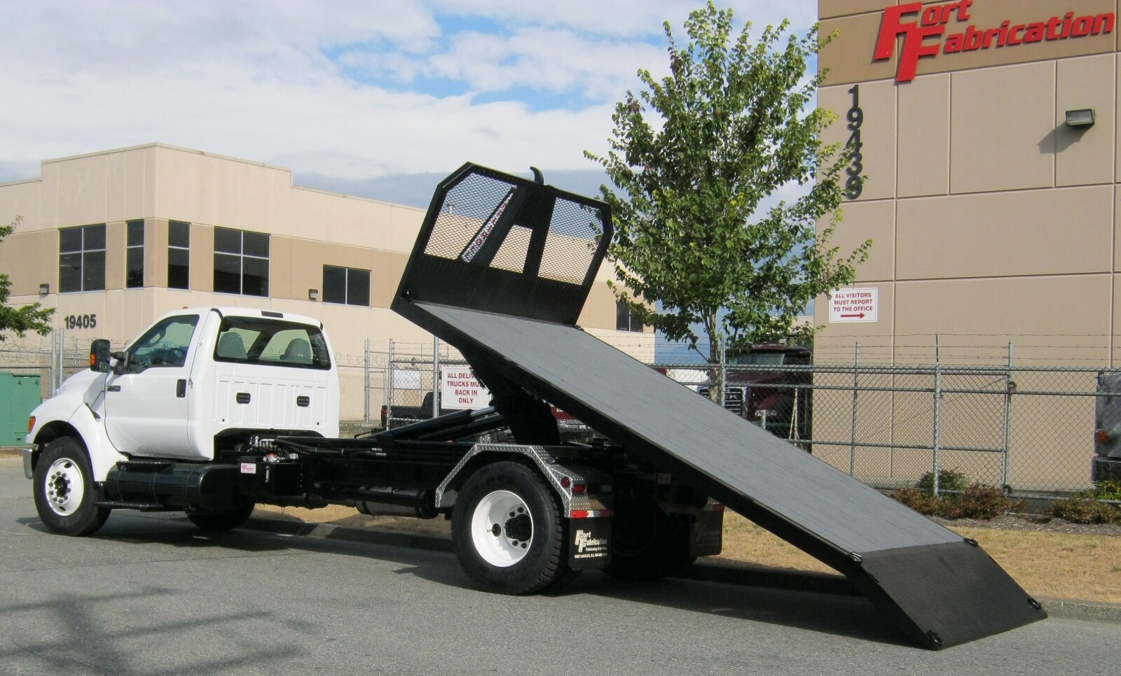 New 2017 Fort Fabrication Roll Off Flat Deck For Sale Surrey BC