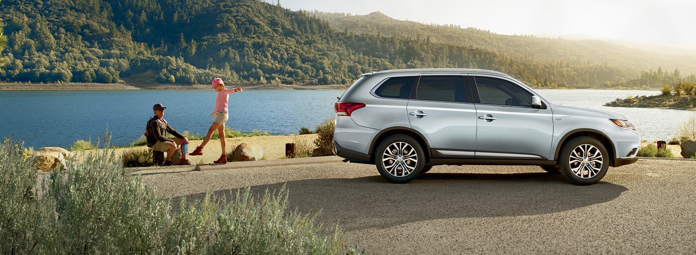 2016-Outlander-SUV_06.jpg