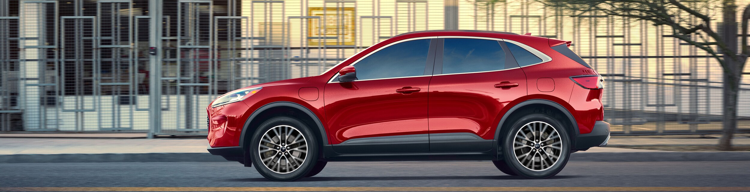 2021-Ford-Escape-Titanium-SUV-L01.png
