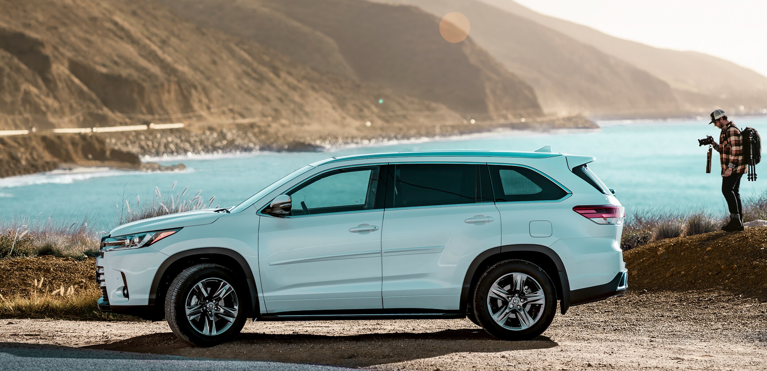 2021-Toyota-Highlander-Limited-SUV-L01.png