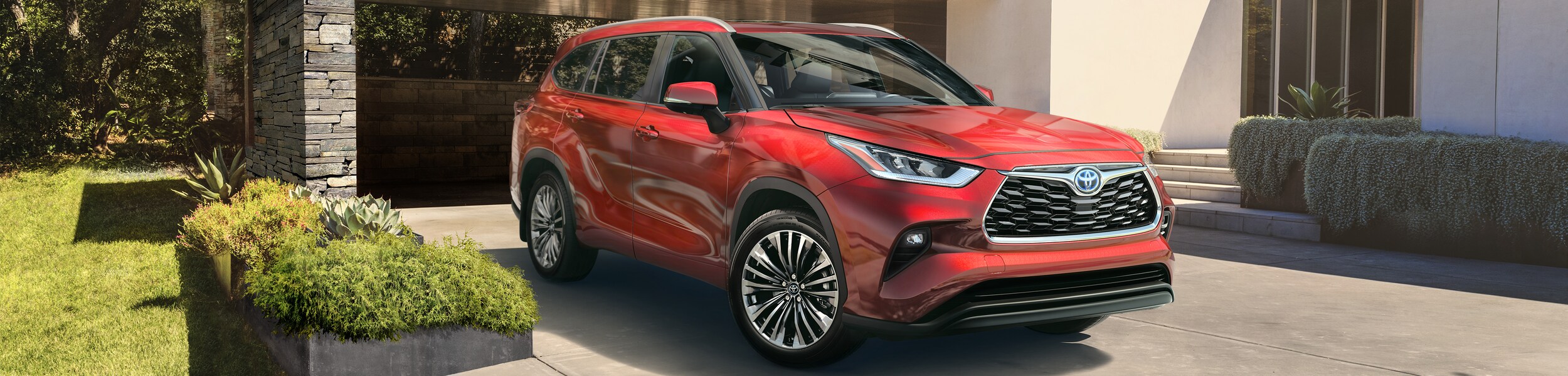 2021-Toyota-HighlanderHybrid-Platinum-SUV-L03.png