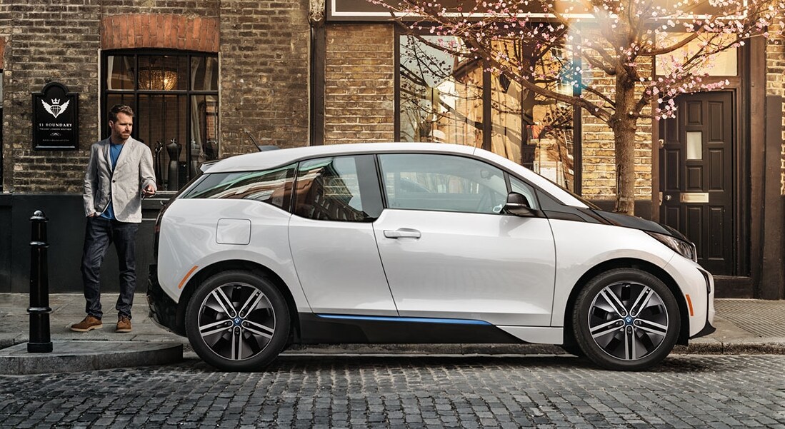 2017-BMW-i3-exterior-side-angle-alloy-wheels.jpg