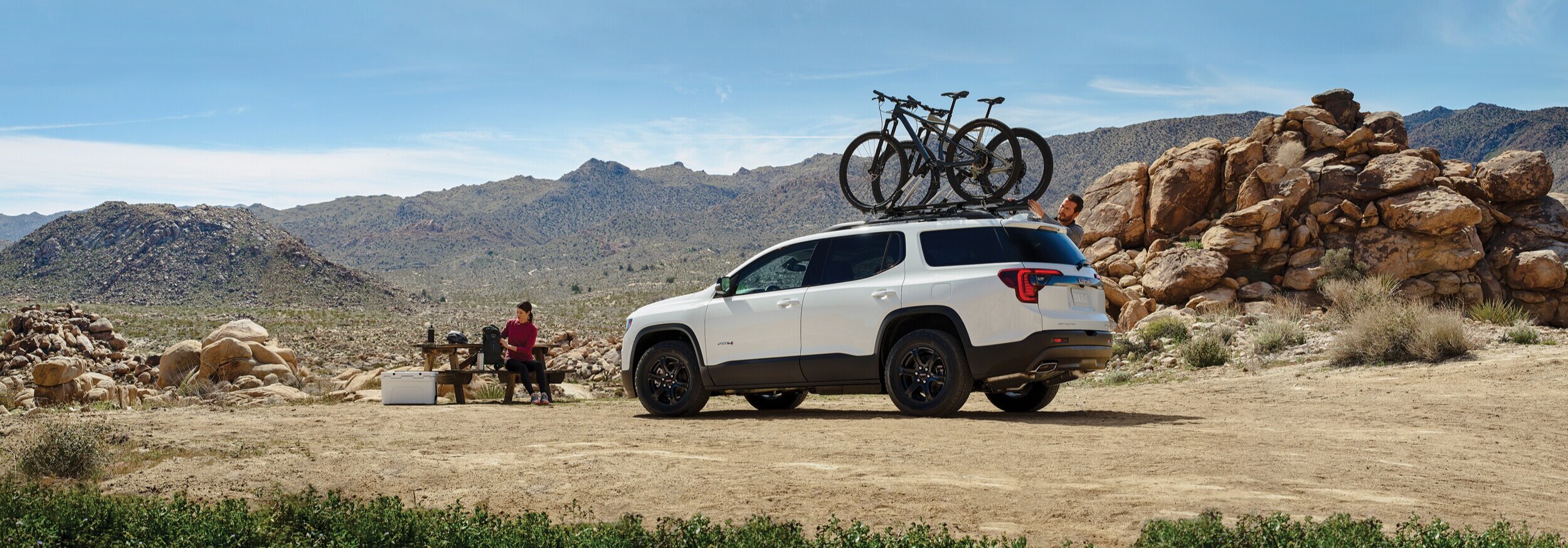 2024-GMC-Acadia-AT4-SUV-L01-2500x873.jpg