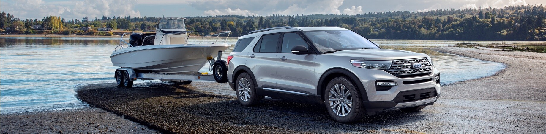 2022 Ford Explorer Hybrid Towing a Boat.jpg