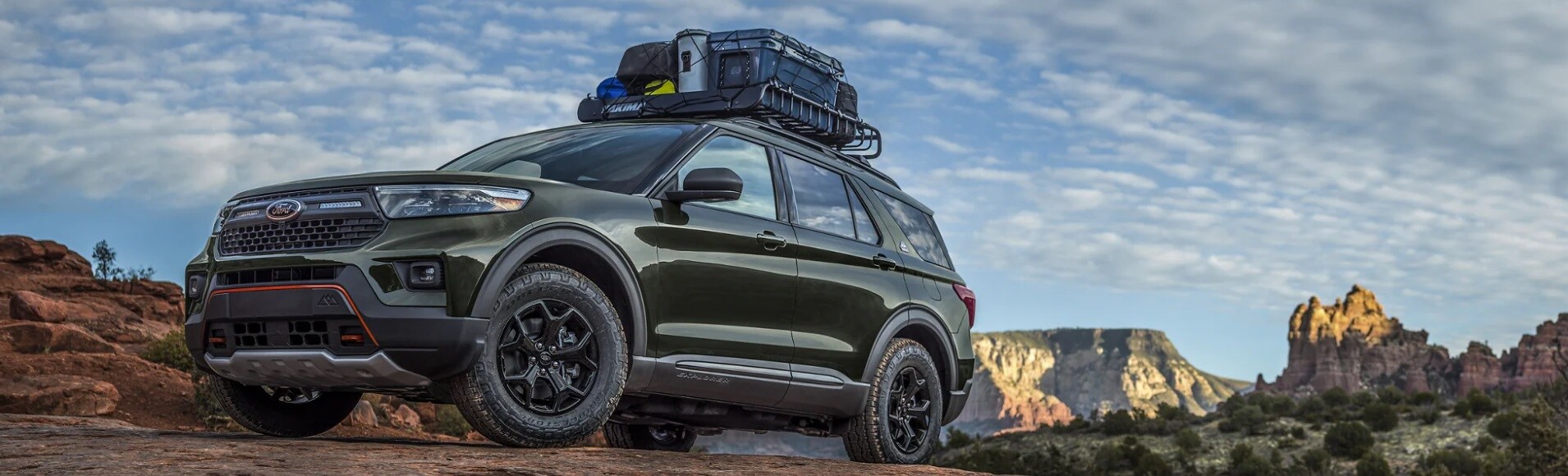 2023 Ford Explorer with Roof Rack.jpg
