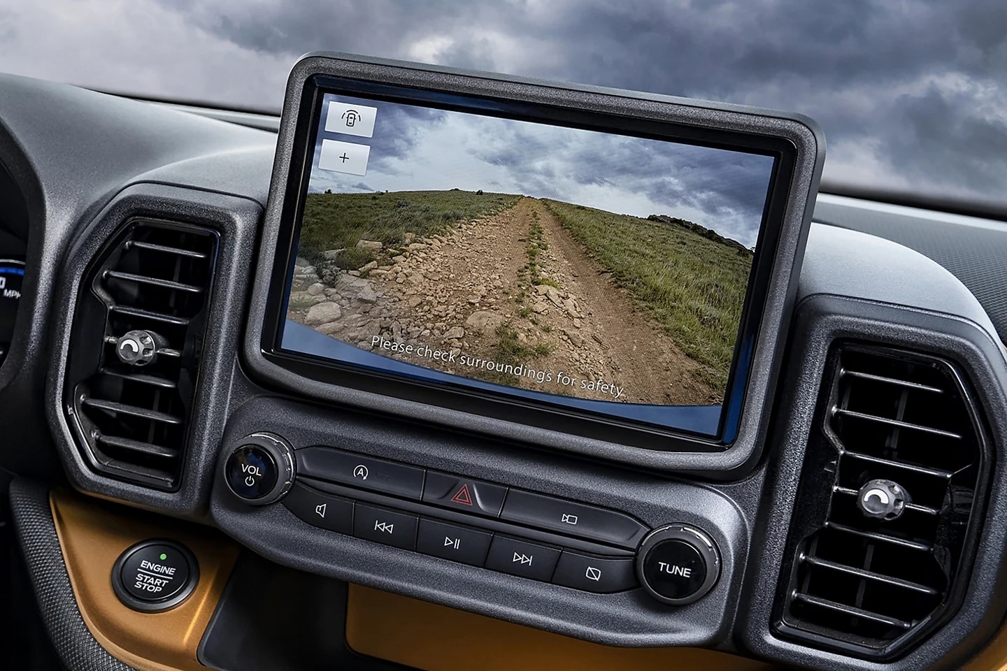 Front 180-Degree Camera with Split View on the 2024 Ford Bronco® Sport