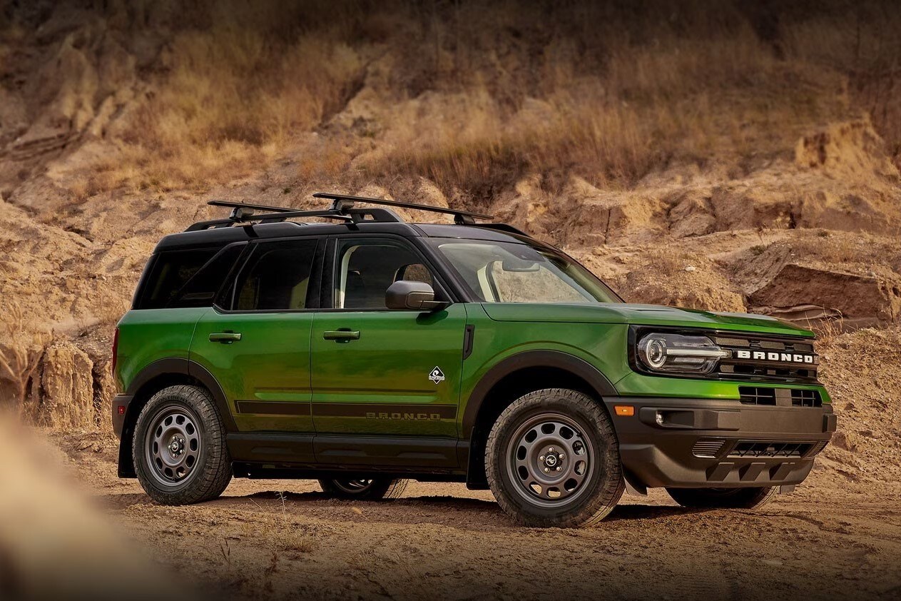 2024 Ford Bronco® Sport with Black Diamond™ Off-Road Package on rugged terrain