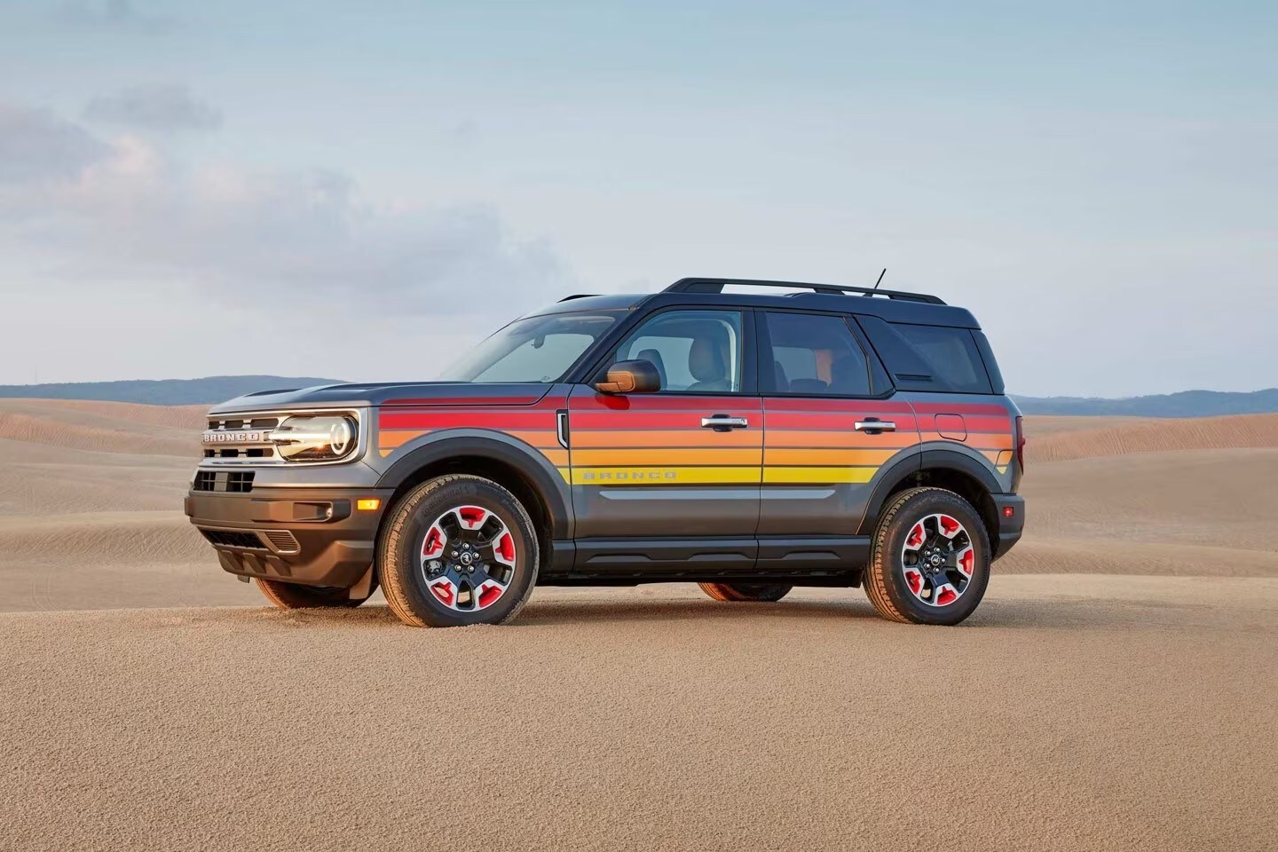 2024 Ford Bronco® Sport Free Wheeling™ model with bold graphics package