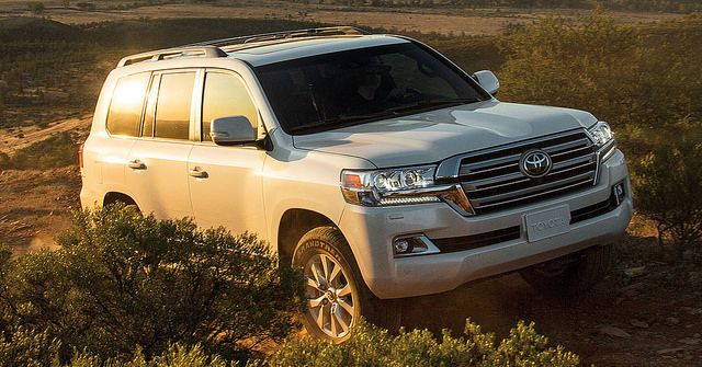 2018-Toyota-Land-Cruiser.jpg