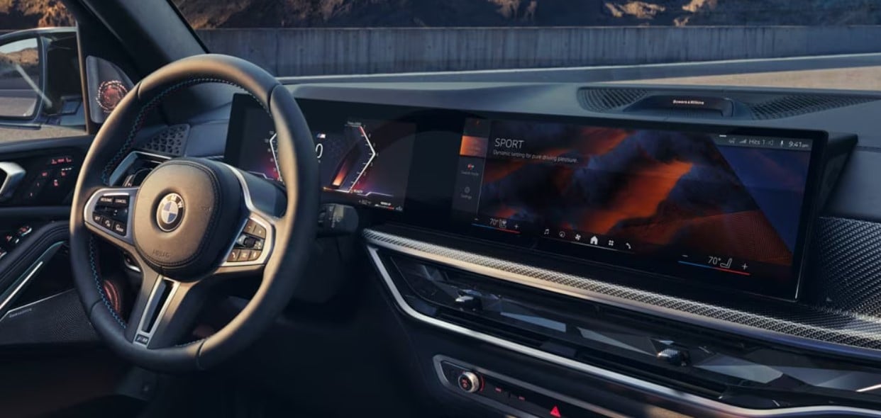 BMW%20X7%20Infotainment%20System.jpg