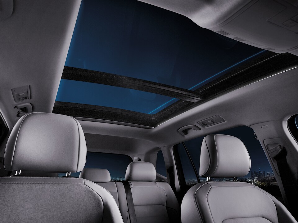 2018 VW Tiguan - Interior (1).jpeg
