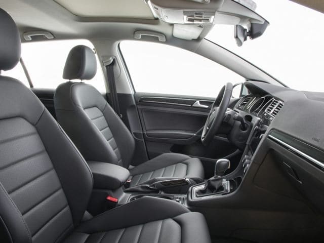 2018 VW Golf - Interior (2).jpg