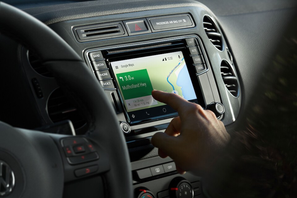 2018 VW Tiguan - Interior (2).jpeg