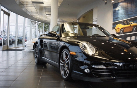 showroom-blackcar.png
