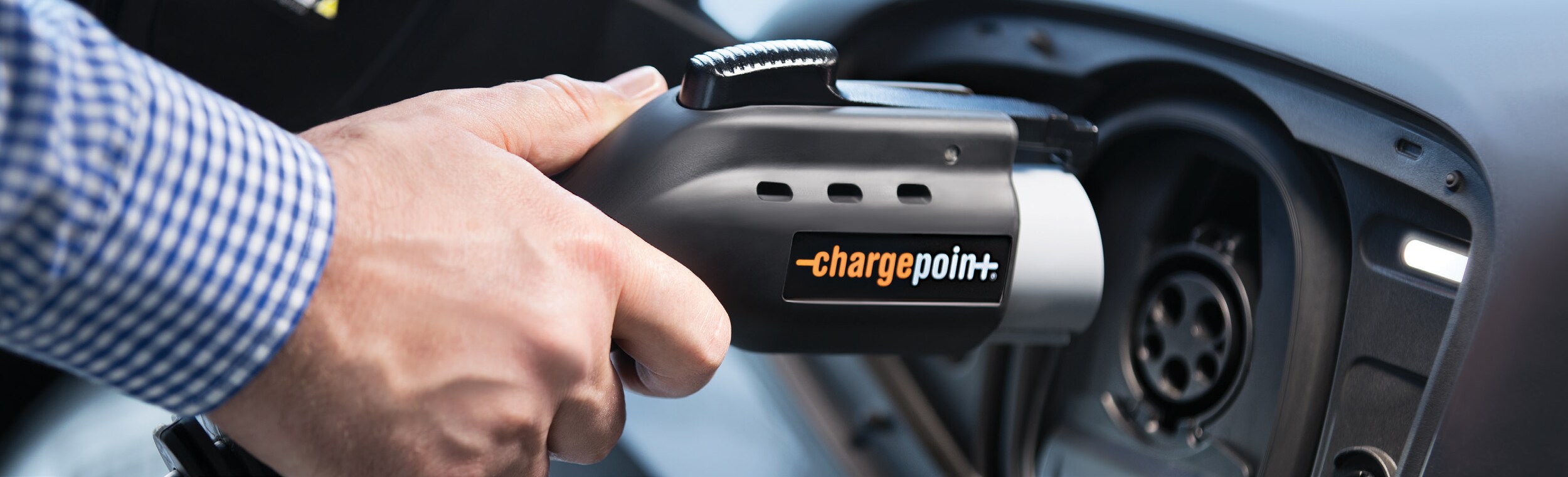 18_67_586_JLR_EVSS_Insert_Charging-1.jpg