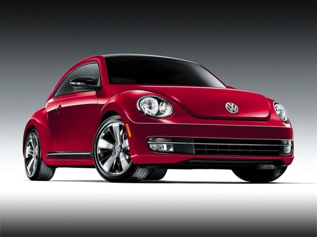 2017 Volkswagen Beetle htachback red angled right.jpg
