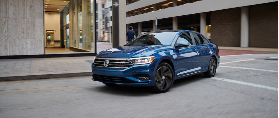 2019 Volkswagen Jetta SEL Sedan blue in motion-2.PNG