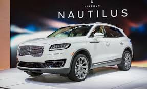2018 Lincoln Nautilis white.jpg