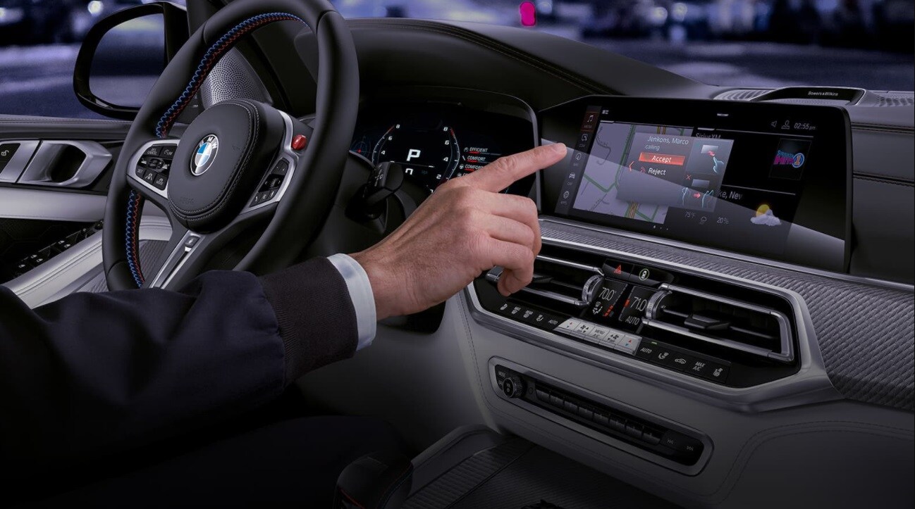 2021 BMW X5 M Technology