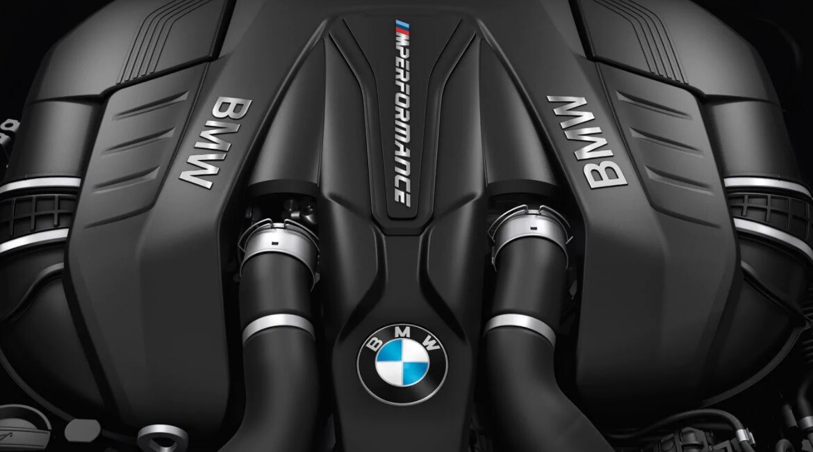 2021 BMW 5 Series Engine