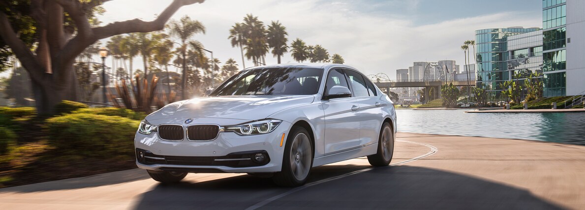 2018-BMW-3Series-330i-Sedan