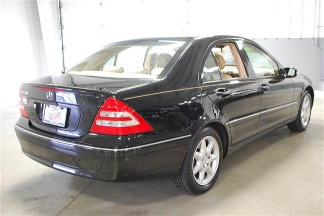 2004 Mercedes C Class.jpg
