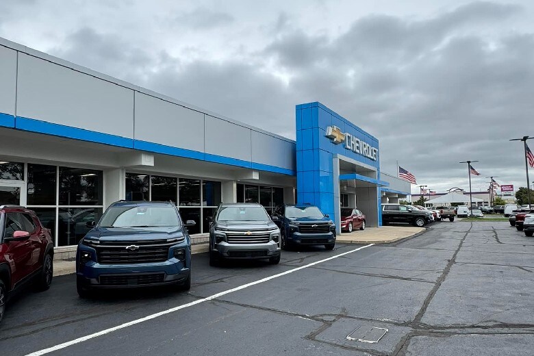 suvs-infront-of-gates-chevy-world.jpg SUVs at gates chevy world