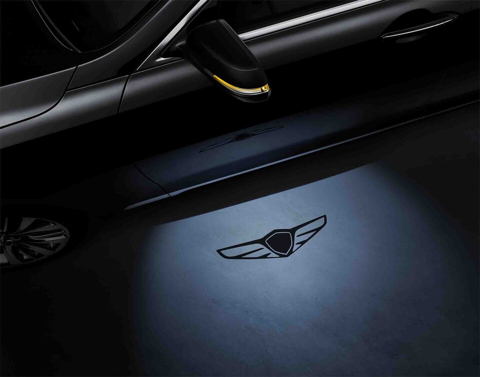 2017-Genesis-G80-3.8-Interior-03.png
