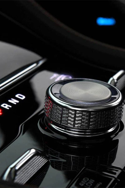 2023_Jeep_Grand_Cherokee_Gears.jpg