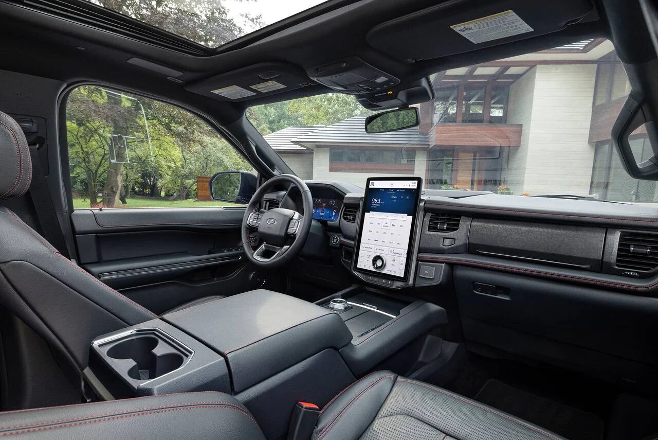 2023_Ford_Expedition_Dealer 2.jpeg