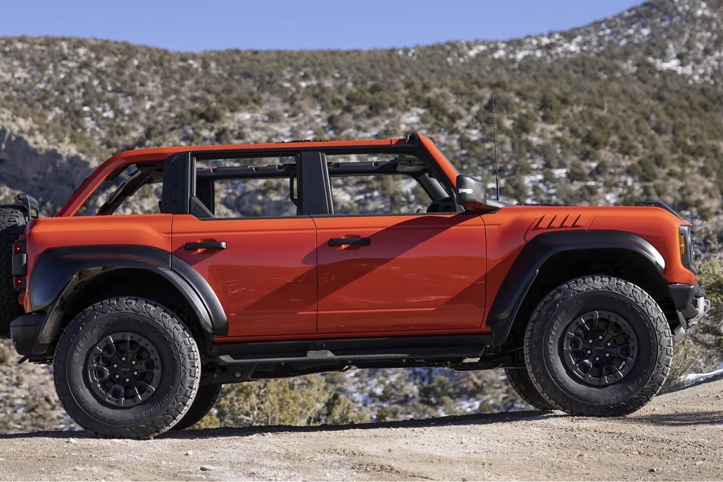 2023 ford-bronco-Dealership.jpg