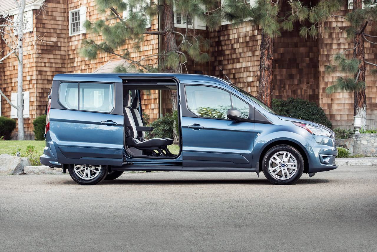 2023_Ford_Transit_Connect_Gengras_Plainville.jpeg