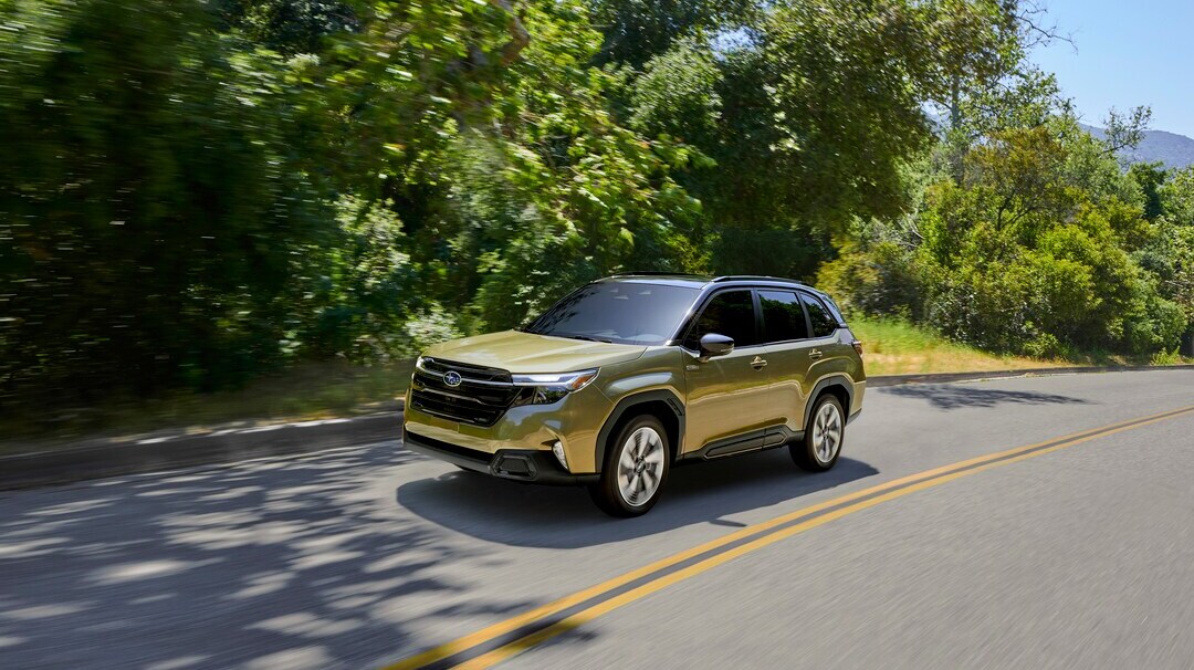 2025-Subaru-ForesterHybrid-Touring-SUV-L02 (1)-1080x607.jpg